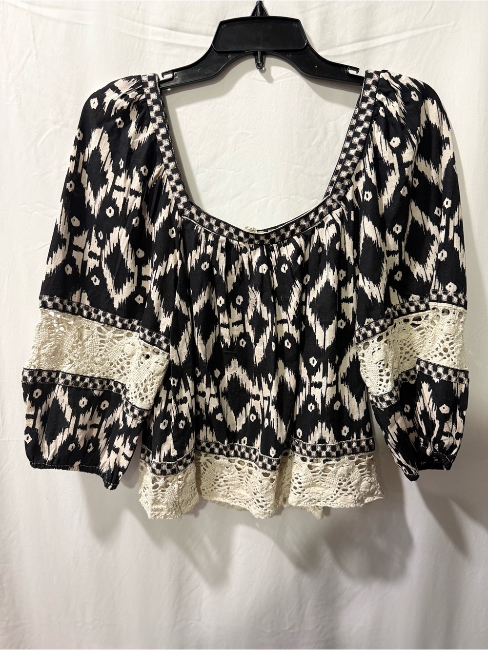 Christian Siriano Black & Cream Crochet-Trim Peasant Blouse